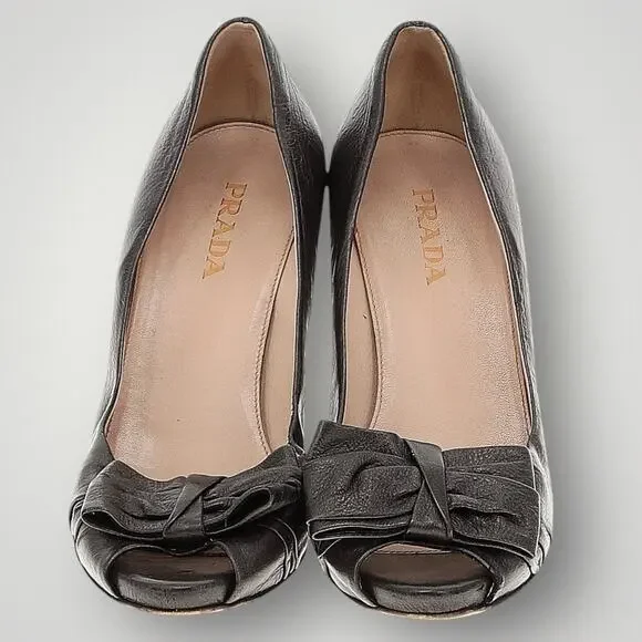 Prada Womens Size 38.5 US 7.5 Leather Heels Gunmetal Peep Hole Toe Made in Italy - Picture 12 of 16